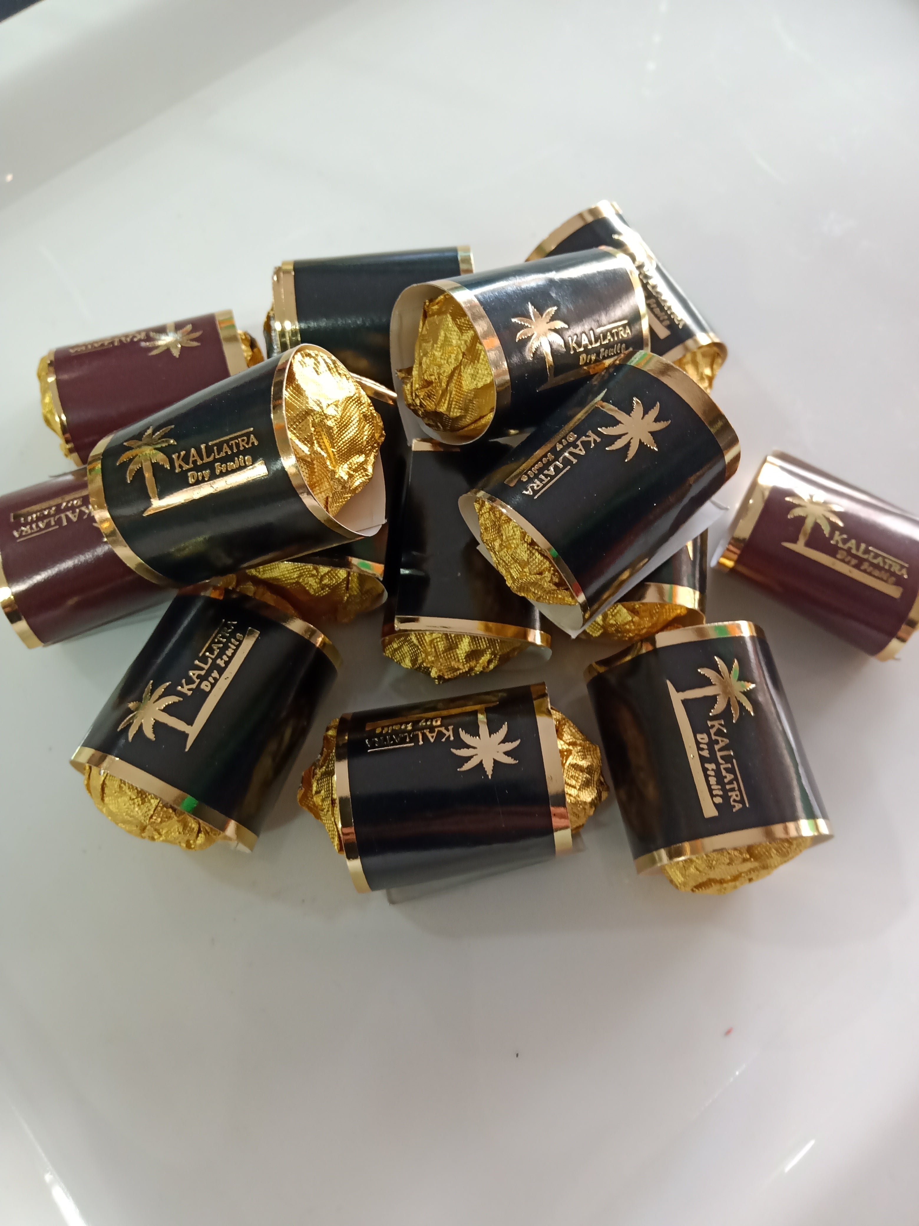 Kallatra Homemade Dates Almond Chocolate Pouch